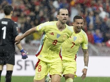 Fabián celebra un gol con España