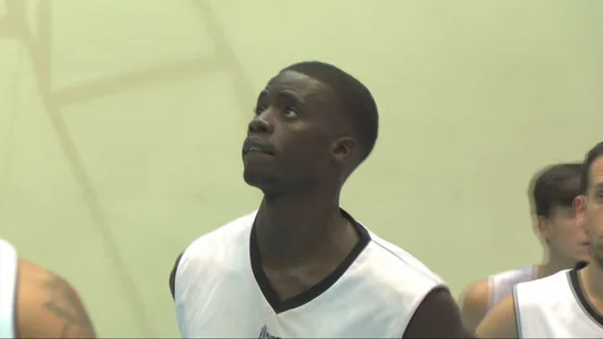 Yatma Toure, de llegar a España en patera desde Senegal a jugador profesional en Palencia Yatma Toure, de llegar a España en patera desde Senegal a jugador profesional en Palencia
