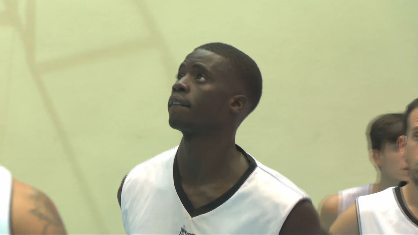 Yatma Toure, de llegar a España en patera desde Senegal a jugador profesional en Palencia Yatma Toure, de llegar a España en patera desde Senegal a jugador profesional en Palencia