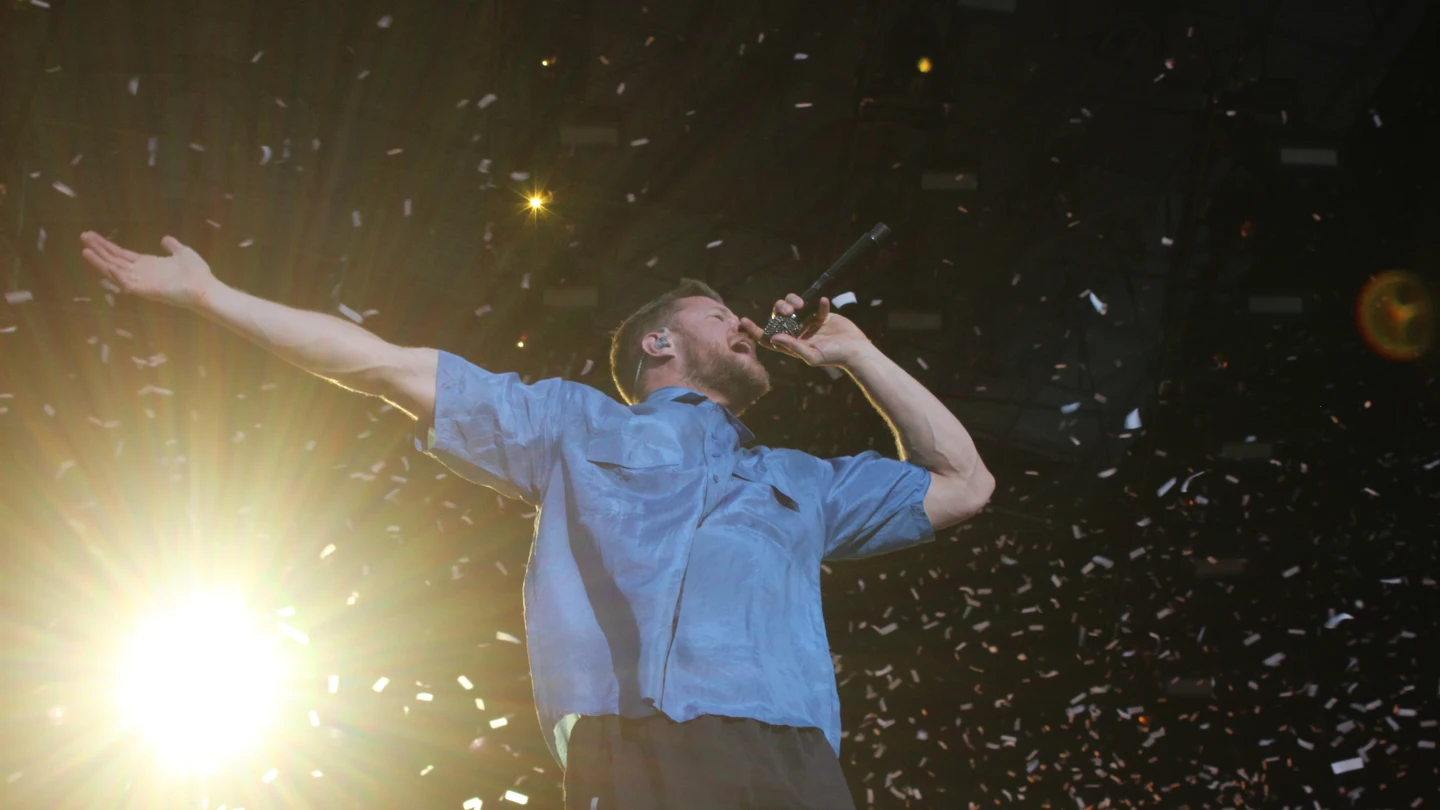 El cantante de la banda estadounidense Imagine Dragons durante el concierto ofrecido en el Monte do Gozo de Santiago de Compostela el 12 de julio de 2022. El cantante de la banda estadounidense Imagine Dragons durante el concierto ofrecido en el Monte do Gozo de Santiago de Compostela el 12 de julio de 2022.