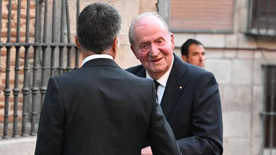 El Rey Juan Carlos a su llegada a la Catedral Castrense ante el funeral por Juan Gómez-Acebo El Rey Juan Carlos a su llegada a la Catedral Castrense ante el funeral por Juan Gómez-Acebo