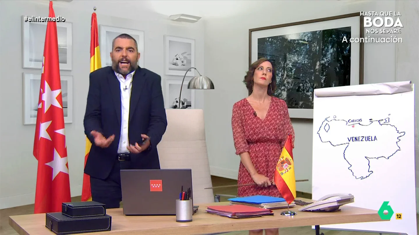 'Díaz Ayuso' desvela que va a declarar la guerra a Maduro con "la FAMA": "Las Fuerzas Armadas Madrileñas de Ayuso" La 'presidenta de la Comunidad de Madrid' cuenta que será "el ejército más temible desde los tercios de Flandes". "Son mucho mejores porque como los he formado yo llevan tercios de cerveza fría", añade.