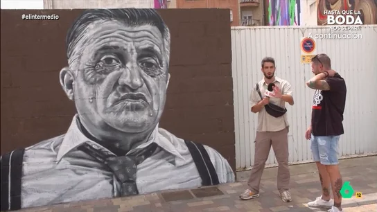 Isma Juárez 'mejora' el mural del Gran Wyoming de La Bañeza: "De locos" El artista Antonio Prada ha querido que El Intermedio también tenga su hueco en las paredes de La Bañeza con un mural del presentador del espacio de laSexta.