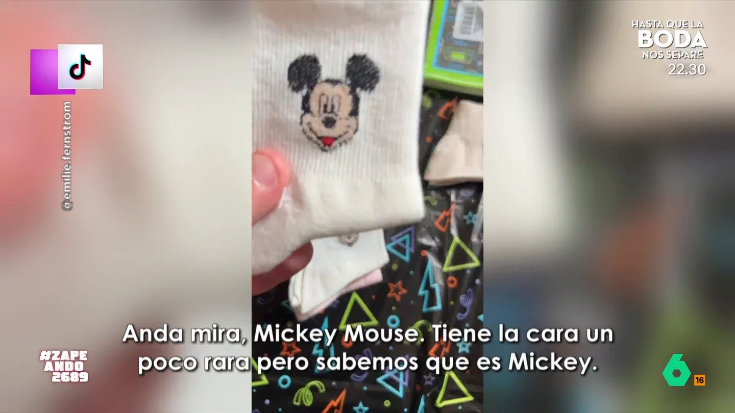 Una mujer compra unos calcetines de Disney por Internet pero el resultado no es el que esperaba Una mujer compra unos calcetines de Disney por Internet pero el resultado no es el que esperaba