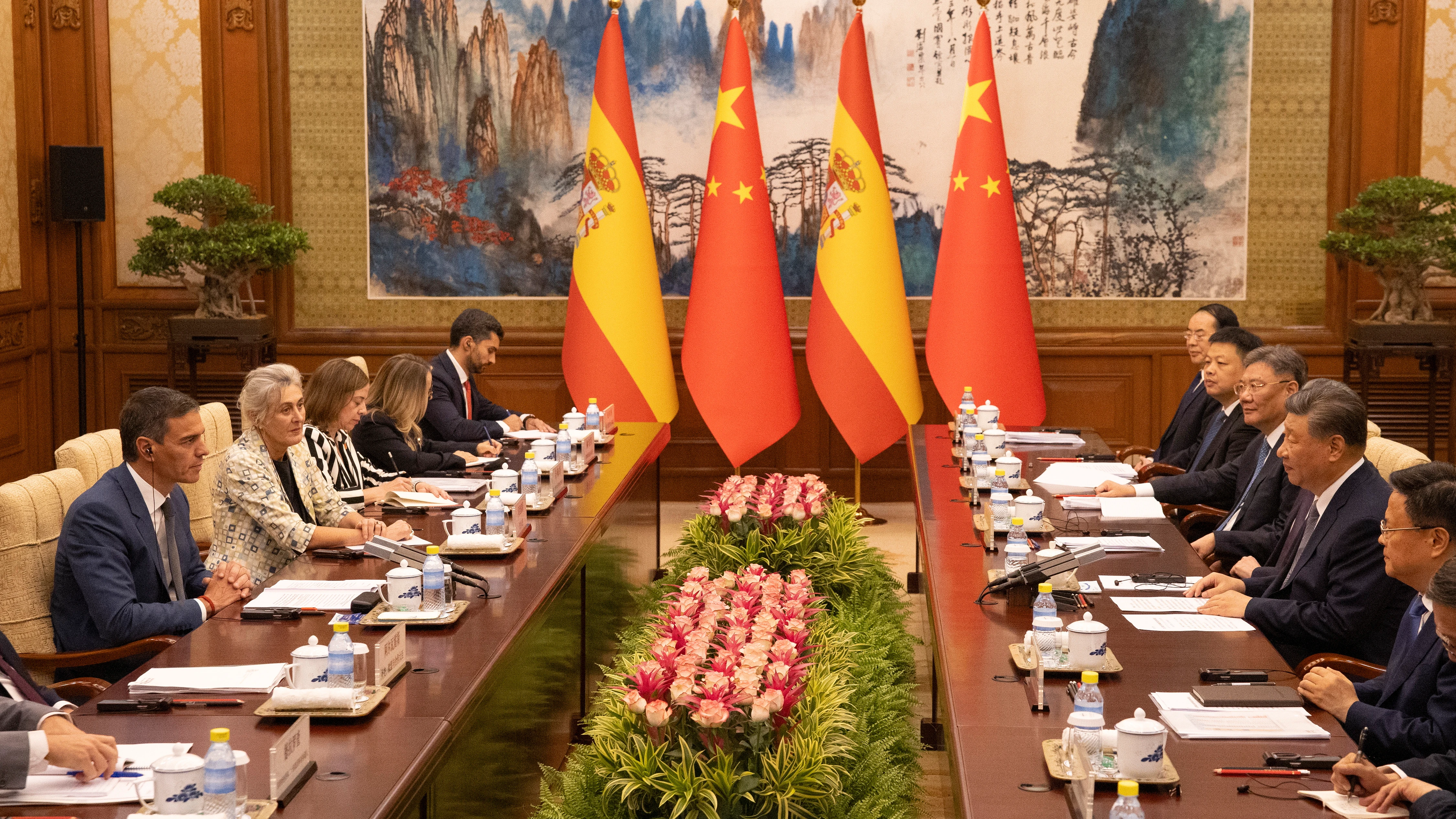  El presidente Pedro Sánchez y el presidente de China, Xi Jinping se reúnen en la Casa de Huéspedes Estatal de Diaoyutai en Pekín (China) 