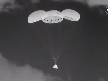 Aterrizaje de la nave Starliner con ayuda de paracaídas Aterrizaje de la nave Starliner con ayuda de paracaídas