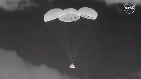 Aterrizaje de la nave Starliner con ayuda de paracaídas Aterrizaje de la nave Starliner con ayuda de paracaídas