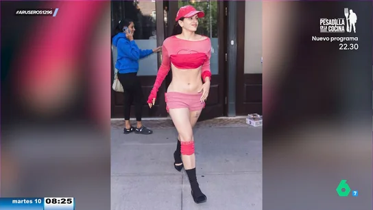 Alfonso Arús no da crédito con el look rosa de Rosalía en la Semana de la Moda de Nueva York: "Es horroroso" Alfonso Arús no da crédito con el look rosa de Rosalía en la Semana de la Moda de Nueva York: "Es horroroso"
