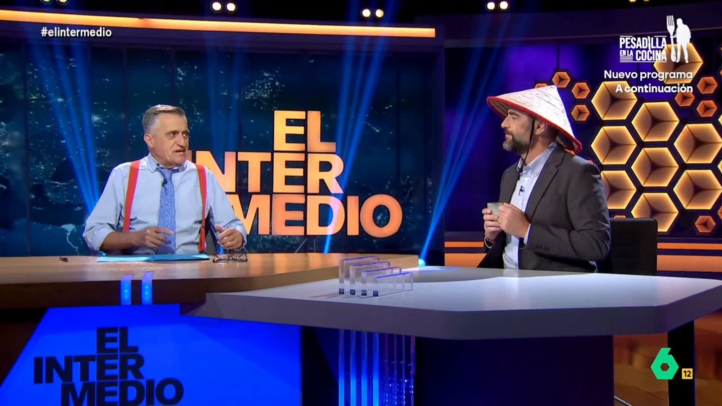 Wyoming alucina con el proverbio chino de Pedro Sánchez "De las nubes más negras, cae el agua más limpia", comentaba Pedro Sánchez durante su visita a China para tender lazos comerciales, lo que desata en este vídeo de El Intermedio todo tipo de reflexiones zen de Dani Mateo y Wyoming.