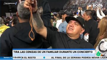 Un mexicano esparce las cenizas de su amigo en pleno concierto de su banda favorita