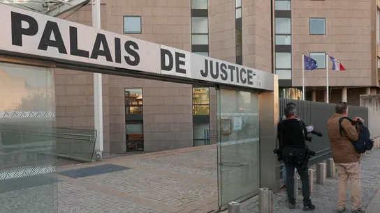 Palacio de Justicia en la séptima jornada del juicio contra Dominique Pelicot. Palacio de Justicia en la séptima jornada del juicio contra Dominique Pelicot.
