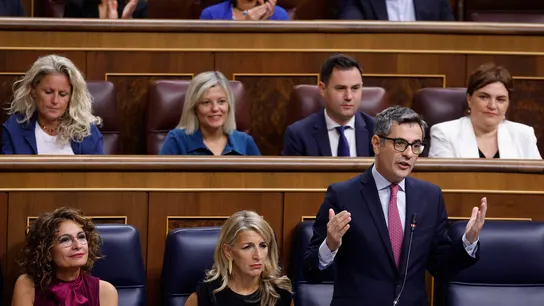 El ministro de la Presidencia, Félix Bolaños, durante la primera sesión de control del curso político. El ministro de la Presidencia, Félix Bolaños, durante la primera sesión de control del curso político.