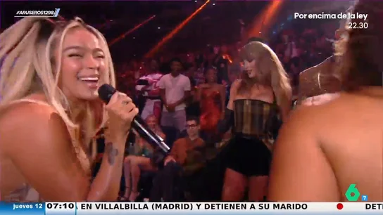 Karol G saca a bailar a Taylor Swift y Camila Cabello en los Premios MTV al ritmo de 'Si antes te hubiera conocido' Karol G saca a bailar a Taylor Swift y Camila Cabello en los Premios MTV al ritmo de 'Si antes te hubiera conocido'