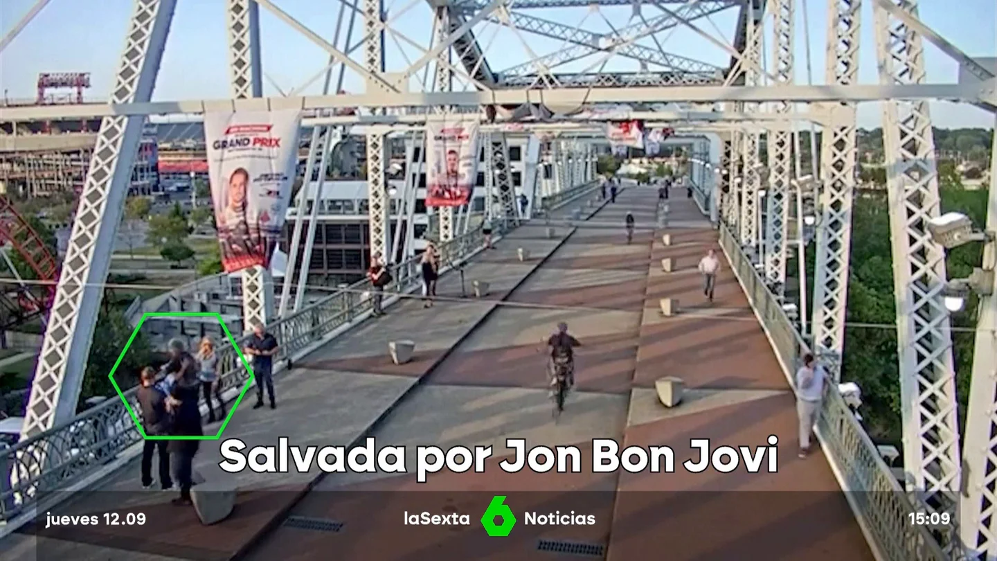 Bon Jovi evita que una mujer salte desde un puente en Nashville, Tennessee Bon Jovi evita que una mujer salte desde un puente en Nashville, Tennessee