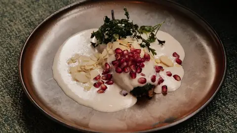 Chile en Nogada, plato del restaurante La Única en Madrid Chile en Nogada, plato del restaurante La Única en Madrid