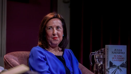 La ministra de Defensa, Margarita Robles, durante la presentación de la novela 'El niño que perdió la guerra' La ministra de Defensa, Margarita Robles, durante la presentación de la novela 'El niño que perdió la guerra'