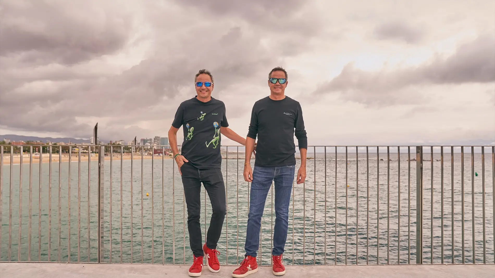 Sergio y Javier Torres en el Port Olímpic de Barcelona Sergio y Javier Torres en el Port Olímpic de Barcelona