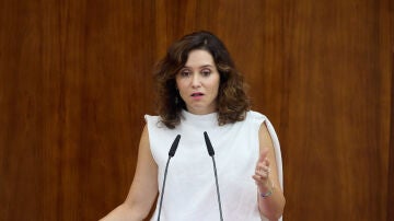 La presidenta de la Comunidad de Madrid, Isabel Díaz Ayuso, interviene durante la segunda sesión del Debate del Estado de la Región.