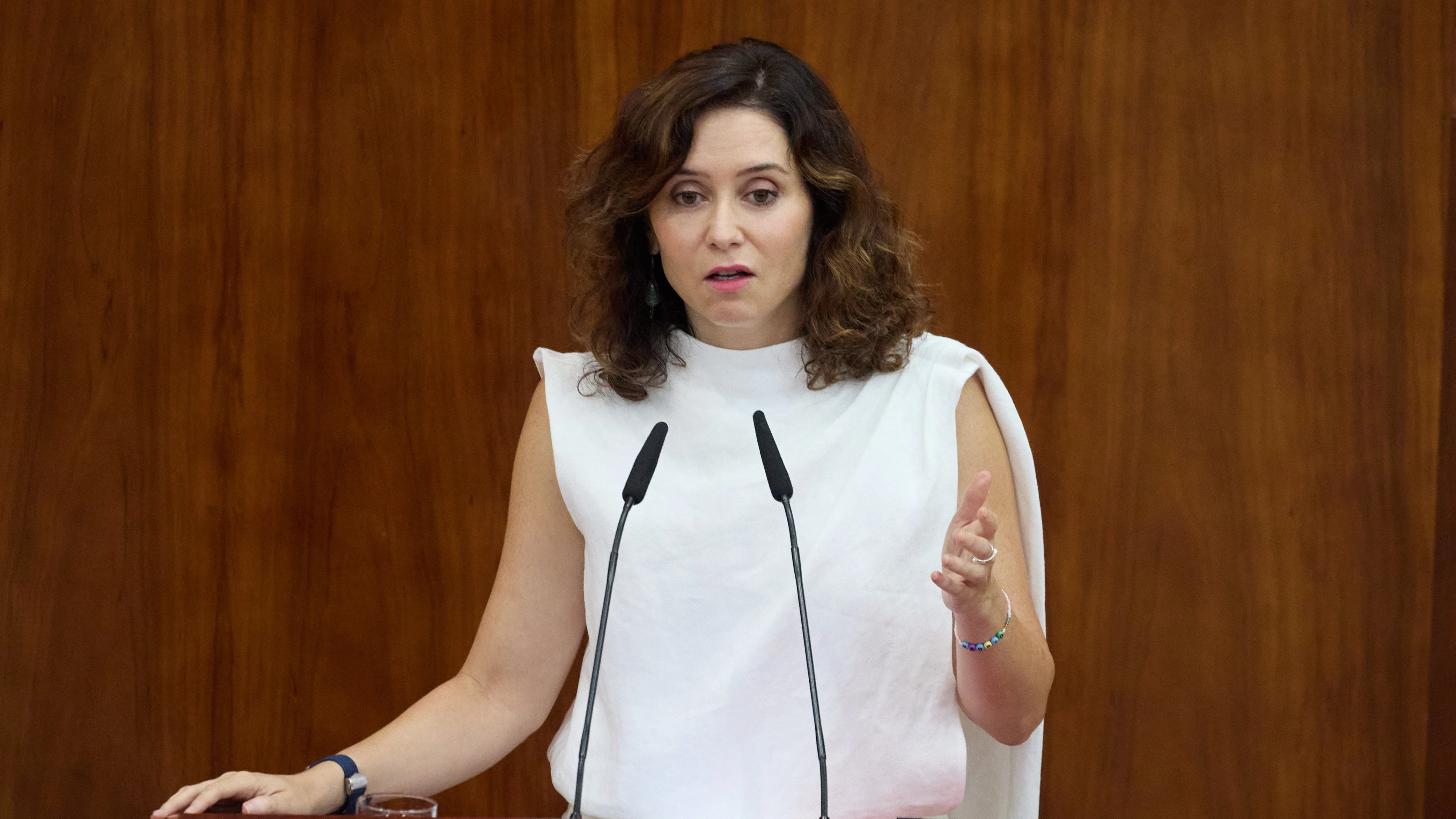 La presidenta de la Comunidad de Madrid, Isabel Díaz Ayuso, interviene durante la segunda sesión del Debate del Estado de la Región.