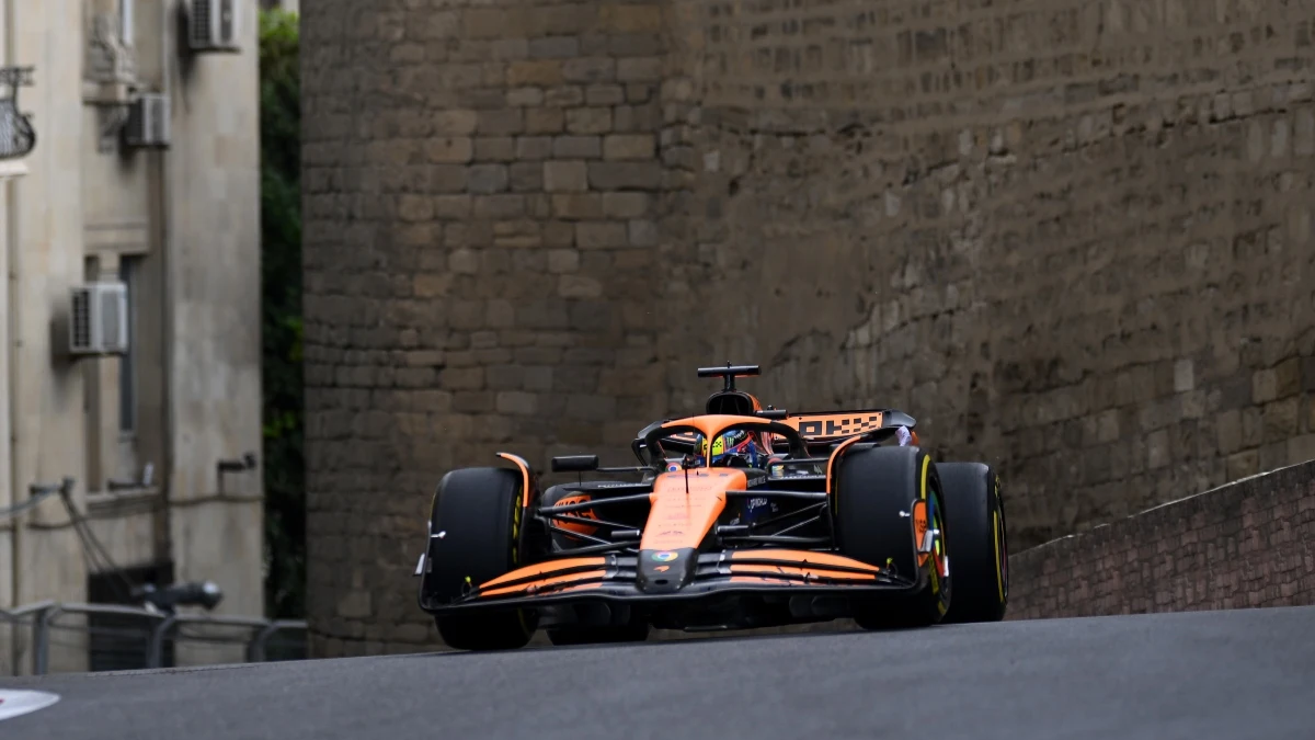 Oscar Piastri, con el McLaren en Bakú