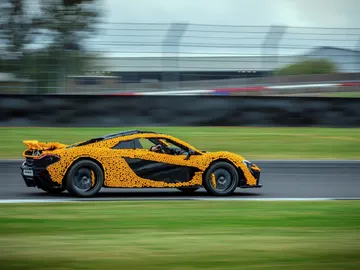 Lego y McLaren crean un P1 a escala real Lego y McLaren crean un P1 a escala real