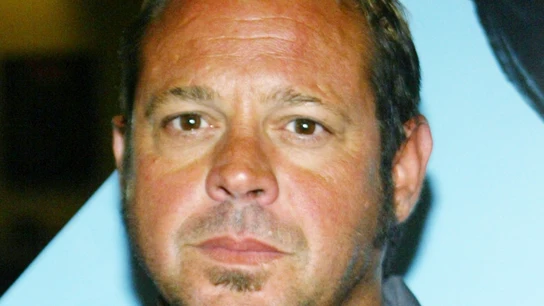 El actor Chad McQueen, hijo de Steve McQueen, llega a la proyección de un documental en el Peterson Automotive Museum el 24 de mayo de 2005 en Los Ángeles, California. El actor Chad McQueen, hijo de Steve McQueen, llega a la proyección de un documental en el Peterson Automotive Museum el 24 de mayo de 2005 en Los Ángeles, California.