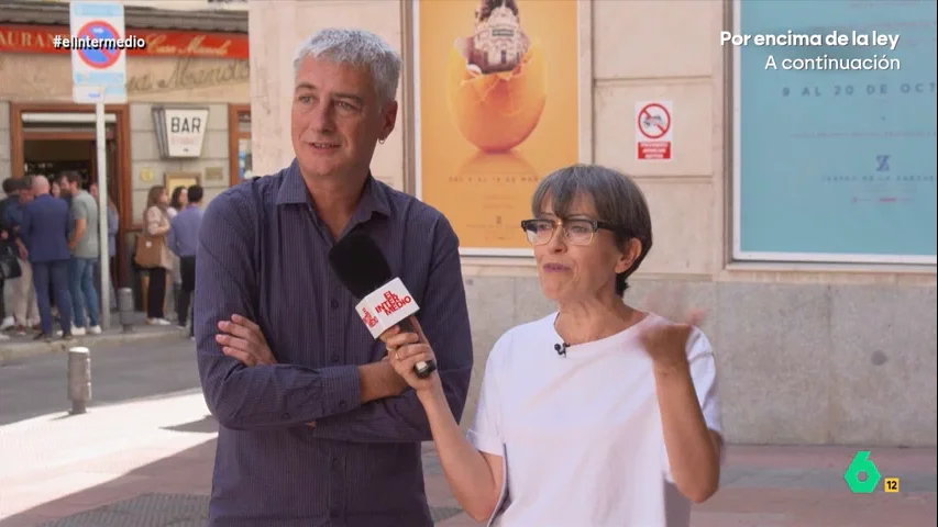 Muchos amigos del diputado de EH Bildu afirman ser seguidores del político catalán. Villas también charla con Elma Saiz y con una de sus mejores amigas, Ainhoa, que habla con la ministra y con la reportera por teléfono.