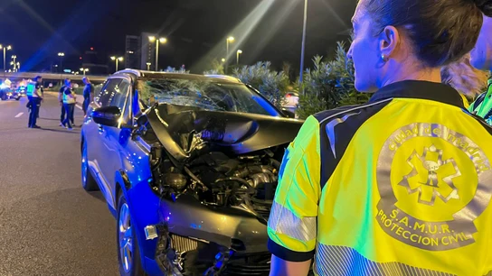El estado del coche tras un atropello mortal en el kilómetro 2 de la carretera de circunvalación M30 a su paso por Chamartín El estado del coche tras un atropello mortal en el kilómetro 2 de la carretera de circunvalación M30 a su paso por Chamartín