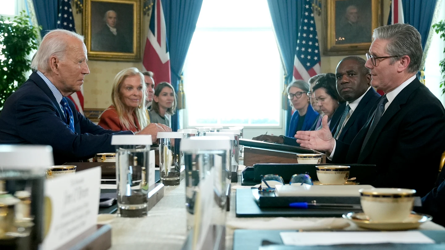 El presidente de Estados Unidos, Joe Biden, se reúne con el primer ministro de Reino Unido, Keir Starmer, en la Casa Blanca, Washington. El presidente de Estados Unidos, Joe Biden, se reúne con el primer ministro de Reino Unido, Keir Starmer, en la Casa Blanca, Washington.