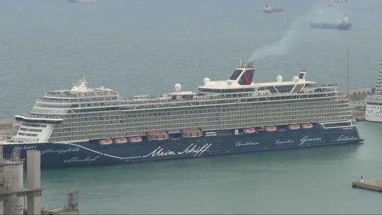 Un crucero en una foto de archivo Un crucero en una foto de archivo