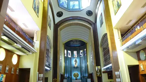 Interior del Santuario de Santa Gema Interior del Santuario de Santa Gema