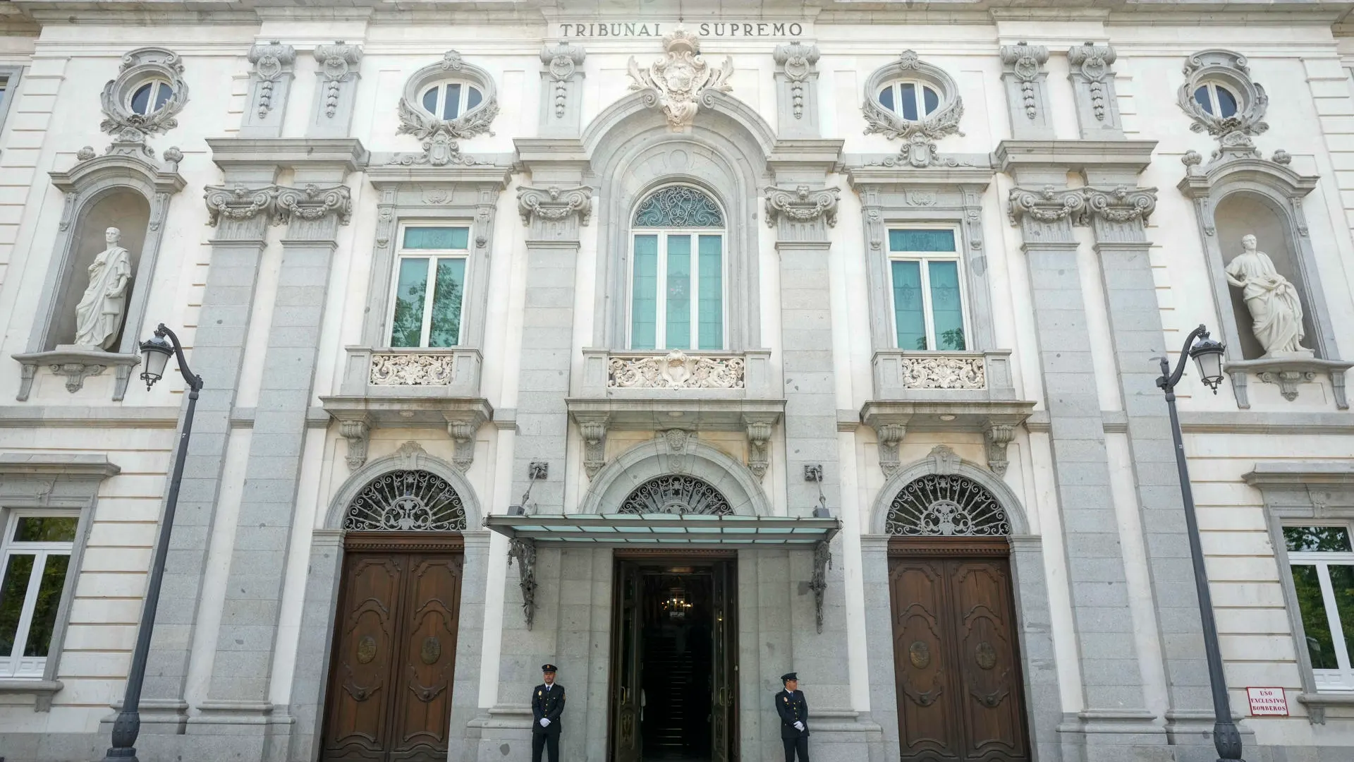 Vista de la entrada principal de la sede del Tribunal Supremo durante el acto solemne de Apertura del Año Judicial. 