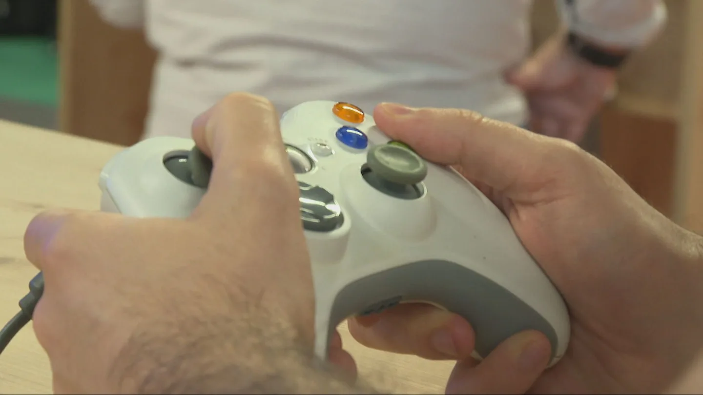 Un mando de un videojuego Un mando de un videojuego