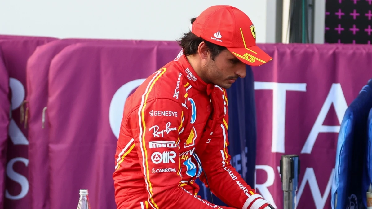 Carlos Sainz, cabizbajo