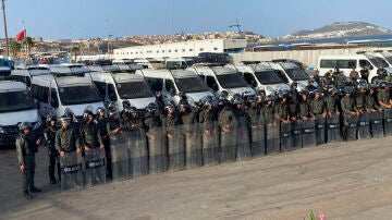 El despliegue policial marroquí en la frontera con Ceuta