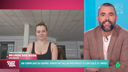 Belinda Adkinson, una joven mecánica, sobre el machismo en su profesión: "Muchas veces no se fían por ser mujer" La joven tiene su propio taller mecánico y de compraventa de coches con solo 21 años. Su afición por los coches y la mecánica es totalmente vocacional. No te pierdas su historia en el vídeo principal.