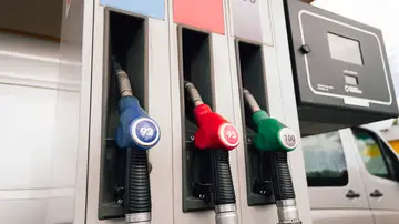 Surtidor con gasolina 100 Surtidor con gasolina 100