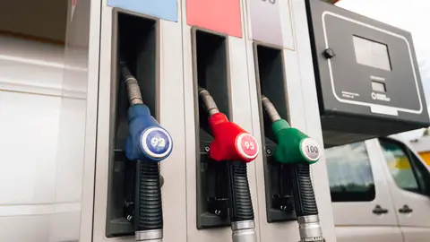 Surtidor con gasolina 100 Surtidor con gasolina 100