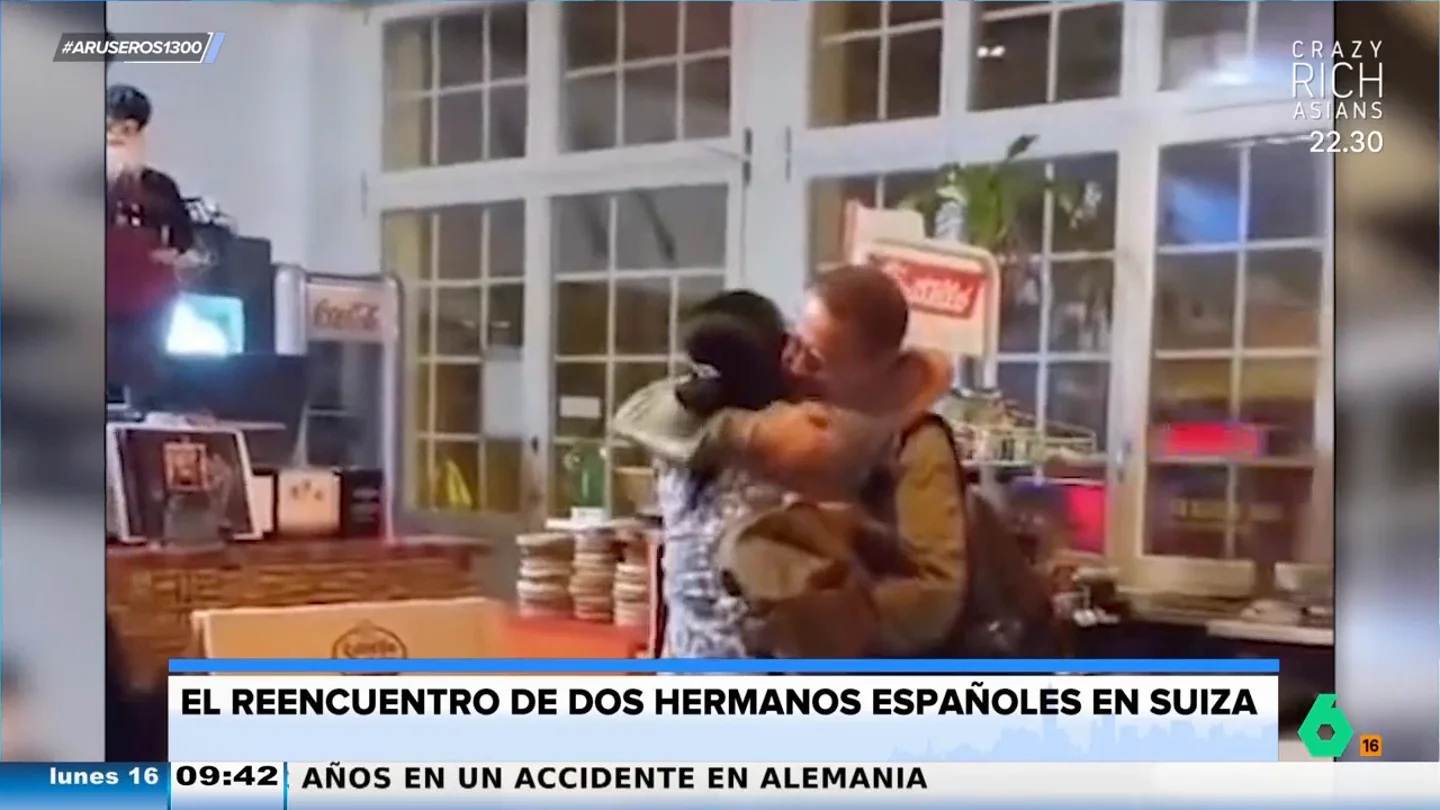 La emotiva sorpresa de un hermano a su hermana tras mucho tiempo sin verse: aparece en Suiza sin avisar La emotiva sorpresa de un hermano a su hermana tras mucho tiempo sin verse: aparece en Suiza sin avisar