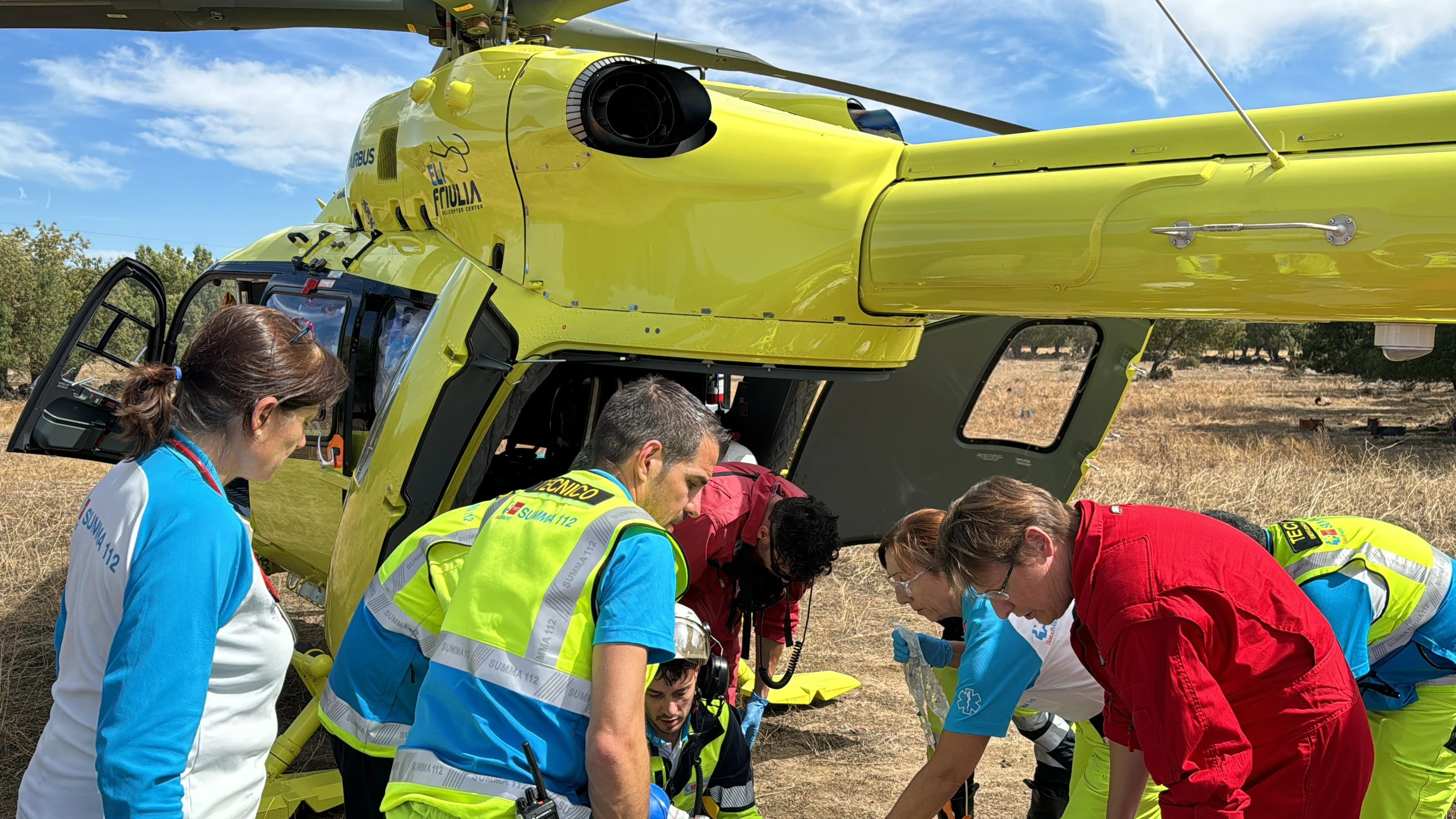 Herido muy grave un chico de 15 años tras tocar una torre de alta tensión en Galapagar.