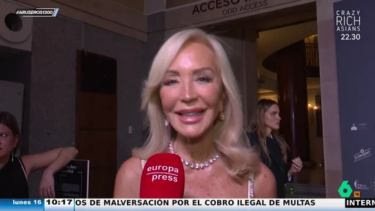 La sonrisita de Carmen Lomana contra el vestido de Tamara Falcó: "No puede ser más cursi, feo y quedarle peor" La sonrisita de Carmen Lomana contra el vestido de Tamara Falcó: "No puede ser más cursi, feo y quedarle peor"