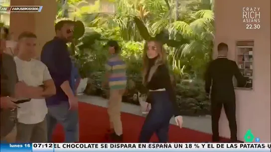 Jennifer Lopez y Ben Affleck, juntos de nuevo con sus hijos tras su divorcio: "Él le está echando la bronca" Jennifer Lopez y Ben Affleck, juntos de nuevo con sus hijos tras su divorcio: "Él le está echando la bronca"