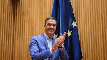 El secretario general del PSOE y presidente del Gobierno, Pedro Sánchez, llega a la reunión interparlamentaria socialista