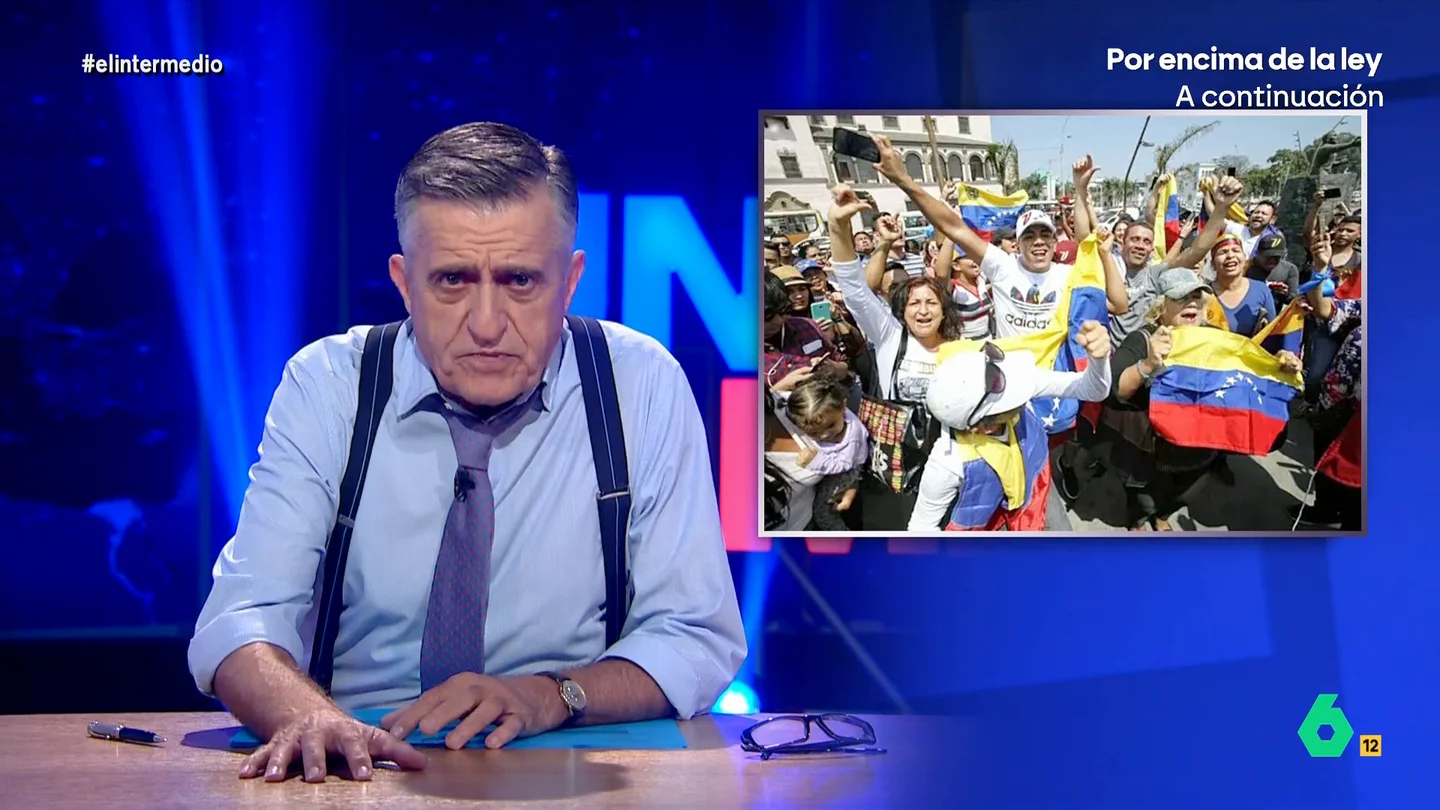 Wyoming, sobre la política española: "Sabemos más de lo que pasa en Venezuela que en La Rioja, Cantabria o Melilla" "Un día más, Venezuela se cuela en la actualidad política española", reflexionaba Wyoming en este vídeo tras la reunión entre Pedro Sánchez y Edmundo González y la aprobación en el Congreso de que se le reconozca como presidente legítimo.