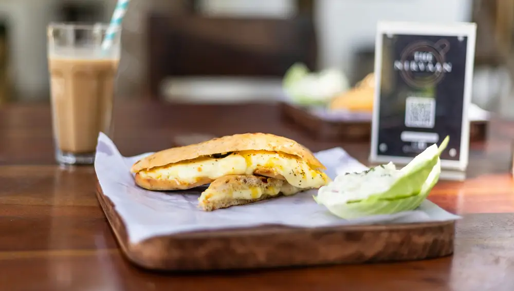 Quesadilla con queso fundido Quesadilla con queso fundido