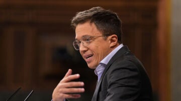 El portavoz parlamentario de Sumar Íñigo Errejón interviene durante el pleno del Congreso de los Diputados