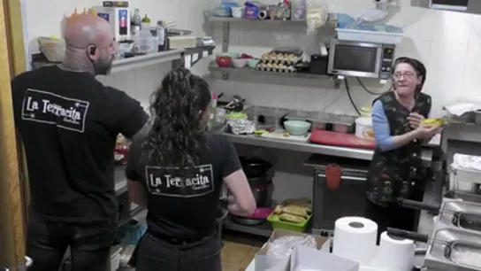 Así reacciona la cocinera de 'La terracita' al saber que tiene que cocinar para Alberto Chicote Así reacciona la cocinera de 'La terracita' al saber que tiene que cocinar para Alberto Chicote
