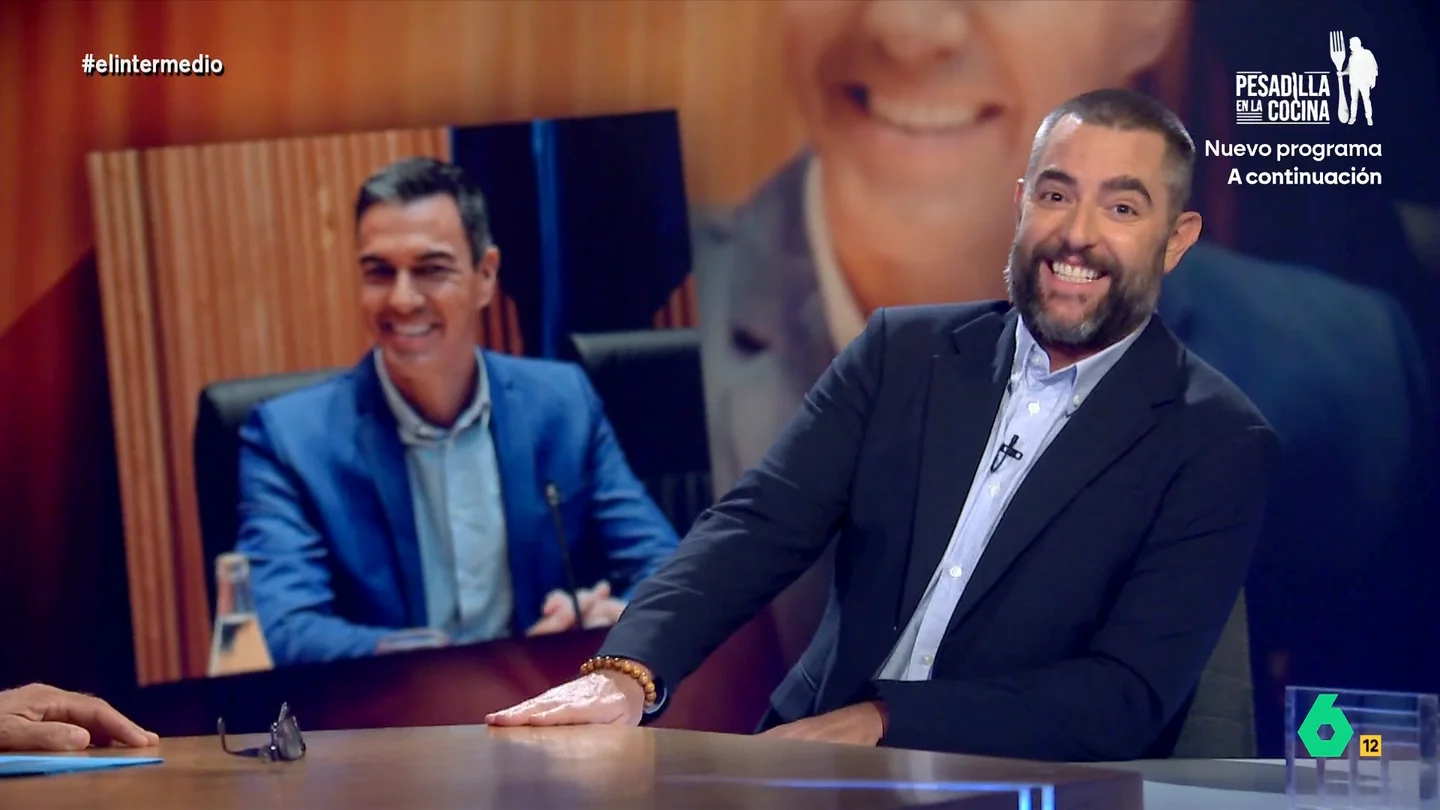 Dani Mateo, sobre la regeneración democrática: "Es como un smartphone, pero los políticos le dan al botón de 'recuérdamelo más tarde'" Dani Mateo, sobre la regeneración democrática: "Es como un smartphone, pero los políticos le dan al botón de 'recuérdamelo más tarde'"