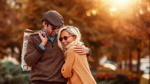Pareja en otoño Pareja en otoño