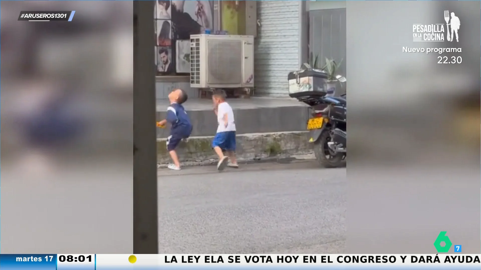 Así es el "baile con alarma": la curiosa forma con la que dos niños se viralizan moviendo el esqueleto